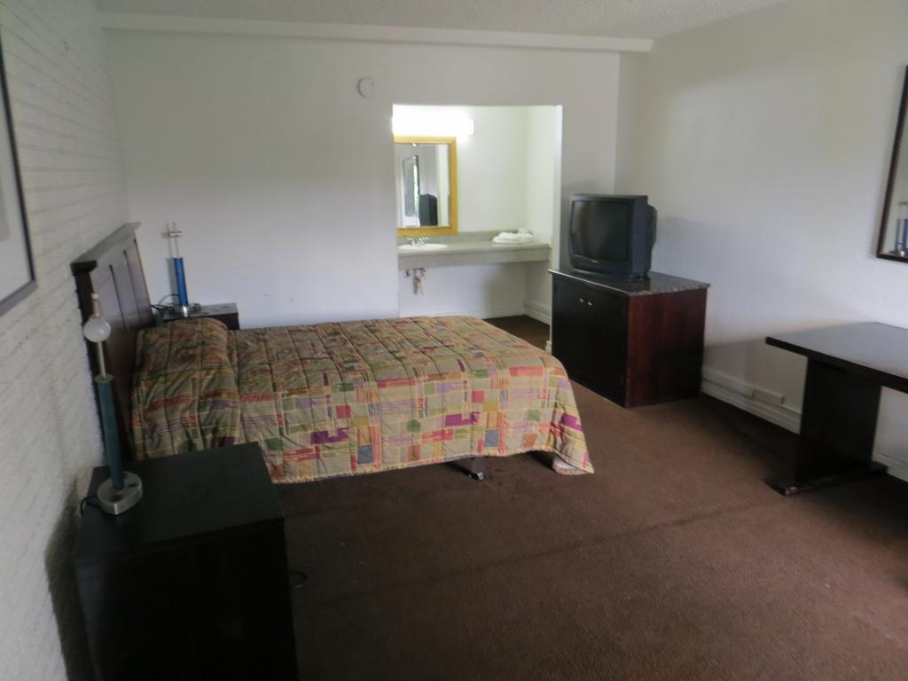 A2B Budget Hotel Decatur Room photo